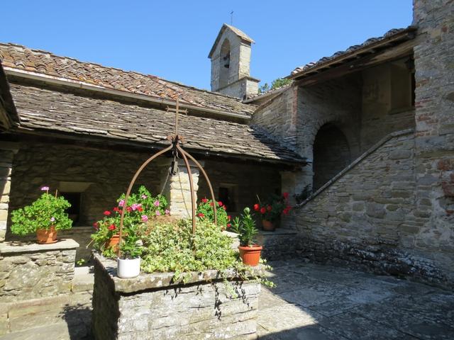 das kleine Kloster ist einfach erbaut aus Material der Gegend. Kein Prachtsbau. Genau wie im Sinne von Franziskus