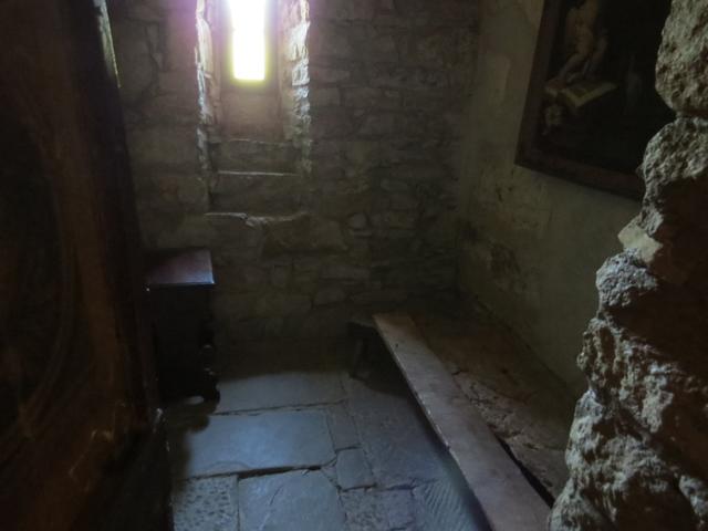 in dieser kleinen Zelle verbrachte San Francesco oft zurückgezogen und betete