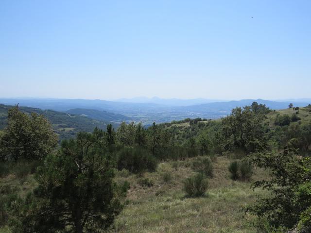 ...überqueren wir die Grenze von der Toskana nach Umbrien, und blicken ins Tal Richtung Città di Castello