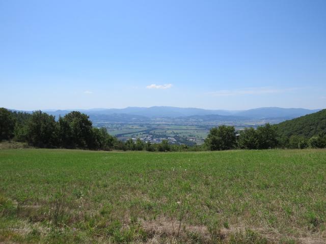 Blick über Felder in die Ebene von Città di Castello
