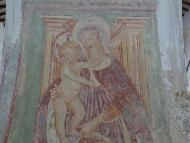 die Kirche besitzt schöne Fresken
