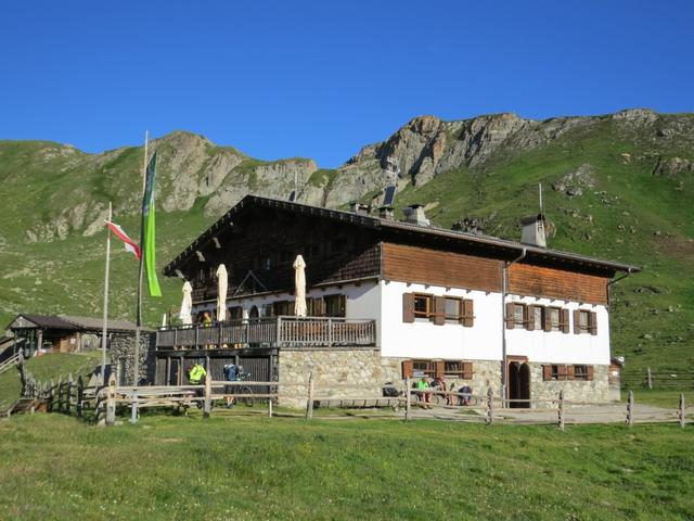 nach einem stärkenden Frühstück verlassen wir die schön gelegene Sesvennahütte 2258 m.ü.M.