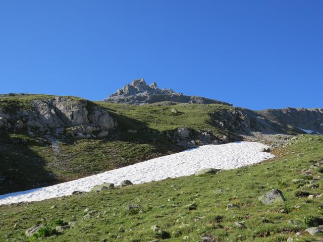 links abbiegend könnte man auf den Föllakopf wandern