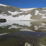 ...erreichen wir problemlos kurz unter dem Pass ein Bergsee bei Punkt 2767 m.ü.M.