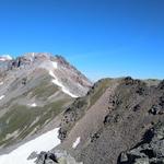 kurz vor dem Gipfel des Schadler, blicken wir zu den beiden Gipfel Piz Rims und Piz Cristanas