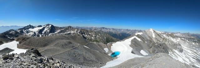 super schönes Breitbildfoto mit Blick zum Piz Sesvenna mit Gletscher, der kleine Bergsee und Piz Cristanas