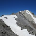 wir wandern ein bisschen weiter. Uns wurde ja mitgeteilt, das nicht mehr viel Schnee auf dem schmalen Grat liegt