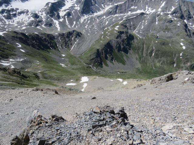 ...schauen wir hinunter in das Val Sesvenna und Marangun, unser nächstes Zwischenziel