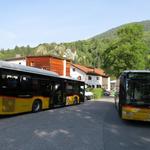 mit dem Postauto fahren wir in das Val d'Uina...