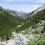 hier wird der Blick frei auf das Val d'Uina und das gegenüberliegende Val Sinestra mit dem Inn