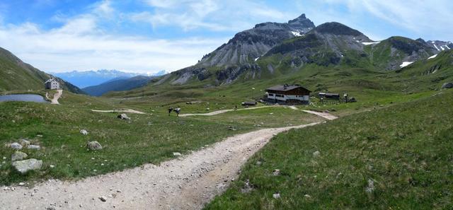 ...beginnt rechts der Weg, der in wenigen Minuten zur Sesvenna Hütte führt