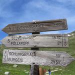 Wegweiser bei der Sesvenna Hütte 2258 m.ü.M.