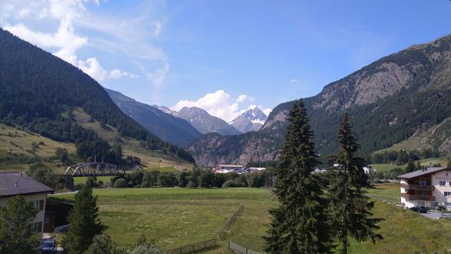 Blick aus dem Fenster des Hotelzimmer. Es kündigt sich ein sehr schöner Tag an