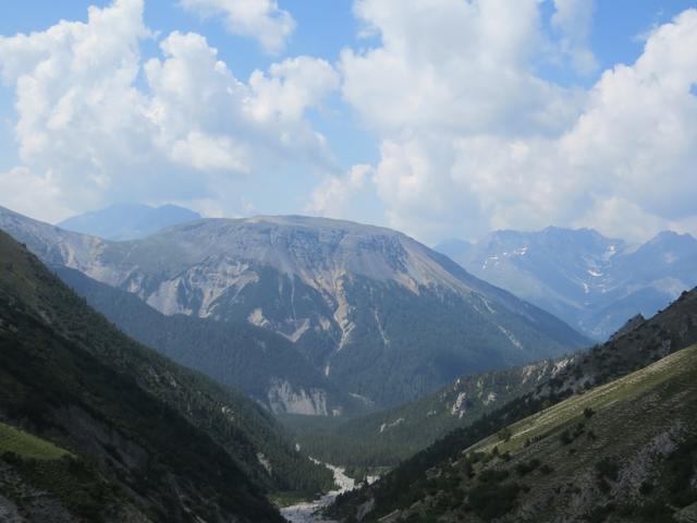 direkt vor uns der Munt la Schera. Eine schöne Wanderung dort hinauf. Können wir empfehlen