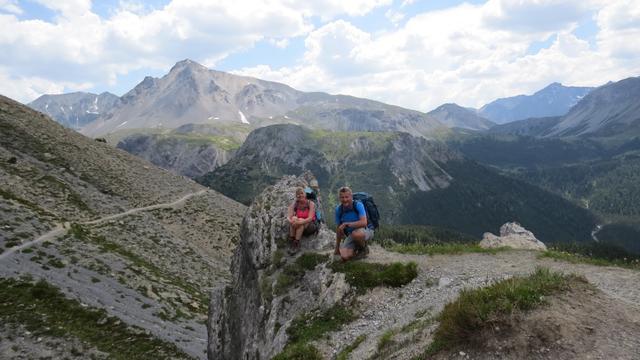 wir erreichen den Aussichtspunkt 2311 m.ü.M. wo uns ein grossartiges Panorama empfängt