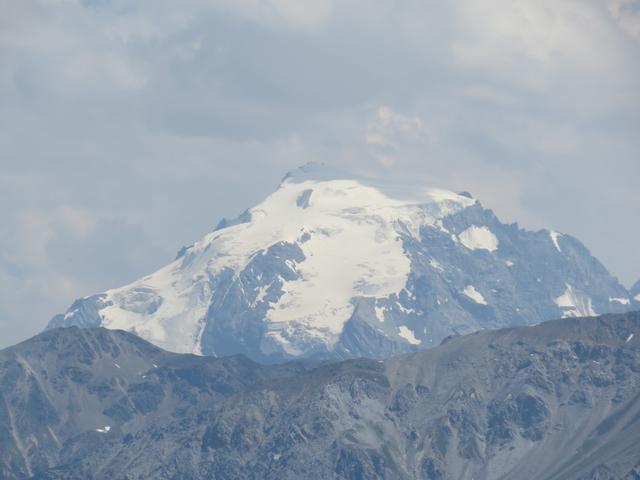 direkt vor uns erkennen wir den Ortler