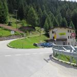 mit dem Auto fuhren wir über die Berninapassstrasse in das Val Poschiavo, und weiter bis nach Sfazù 1622 m.ü.M.