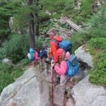 die ganze Gruppe wandert nun hinunter zum Rifugio Saoseo