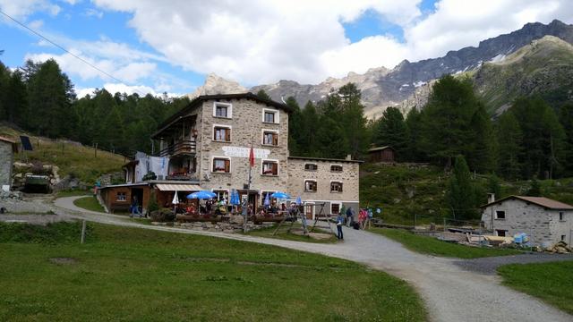 ...erreichen wir den Rifugio Saoseo 1987 m.ü.M.