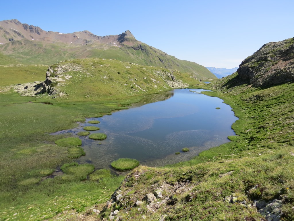 ...und laufen am namenlosen See vorbei