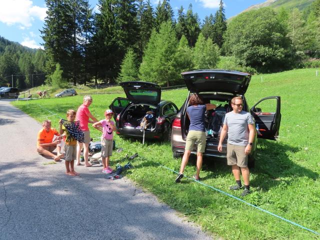 ein sehr schönes Wochenende geht nun zu Ende. Wir packen alles in den Autos und fahren nach Hause