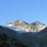 während dem verlassen der Jamtalhütte, schauen wir nochmals zum Jamtalgletscher hinauf