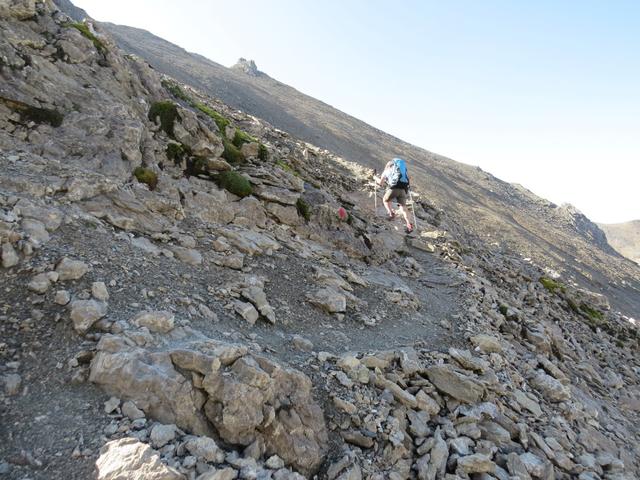 zum Schluss geht es über steile Serpentinen...
