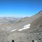 Panorama ins Jamtal, von wo wir aufgestiegen sind. Links der Hängegletscher Vadret Futschöl, rechts die Krone