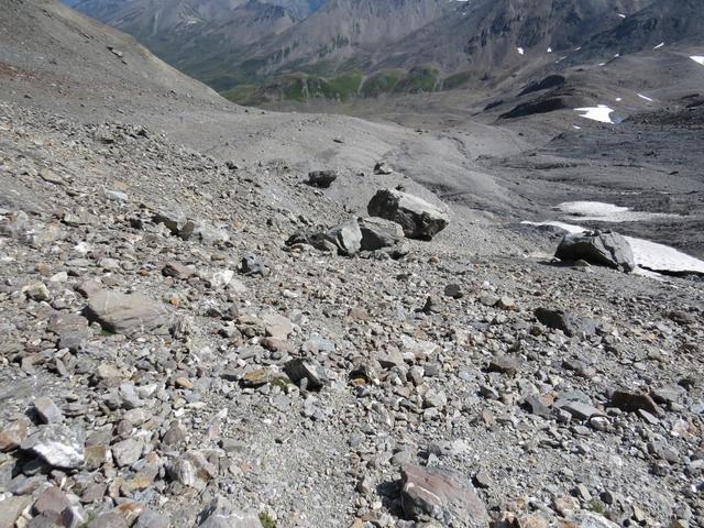 ...was wir ein bisschen übertrieben finden. Der Bergpfad ist rutschig aber nie ausgesetzt