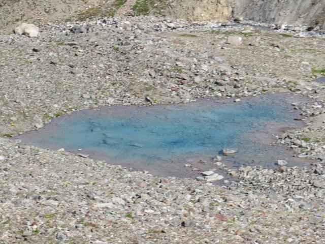 schon von weitem ist der kleine Bergsee bei Foppa Trida ersichtlich