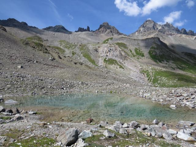 ...mit seinem schönen stahlblauen Bergsee