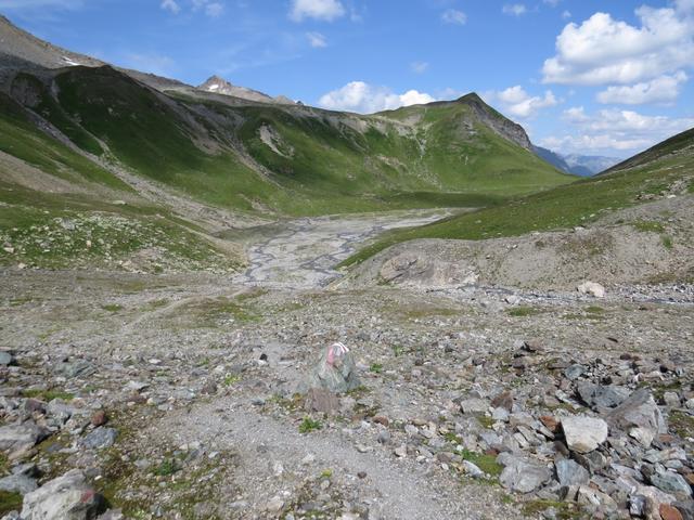 über eine Steilstufe verlieren wir schnell an Höhe...