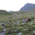 steil führt der Pfad zur Weggabelung bei Punkt 2357 m.ü.M. hinauf