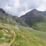 ...biegt der Bergweg nun nordwärts...