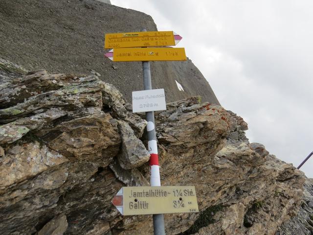 wir erreichen den Futschölpass 2768 m.ü.M. und gleichzeitig die Grenze Schweiz- Österreich