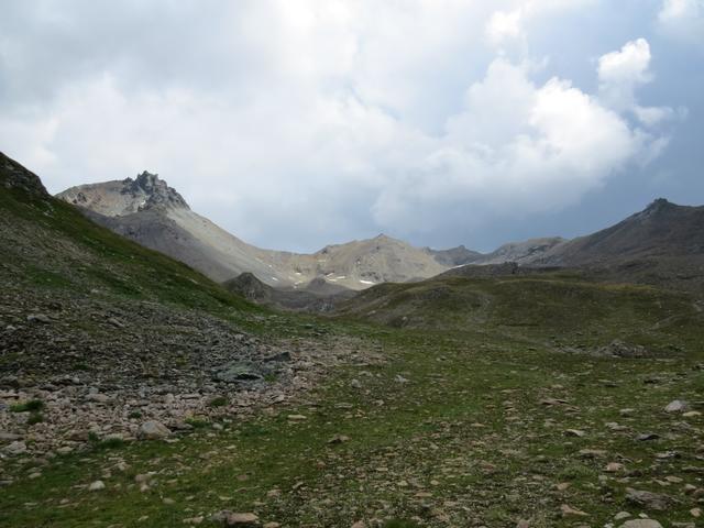 und zwar hinauf zum Kronenjoch und weiter zur Breite Krone. (Siehe Etappe 3 zur Heidelbergerhütte)
