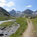 wir verlassen die schöne Ebene und wandern weiter alles am Futschölbach entlang abwärts