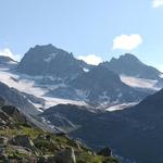 wir geniessen die Sonne und der phantastische Ausblick auf den Jamtalgletscher