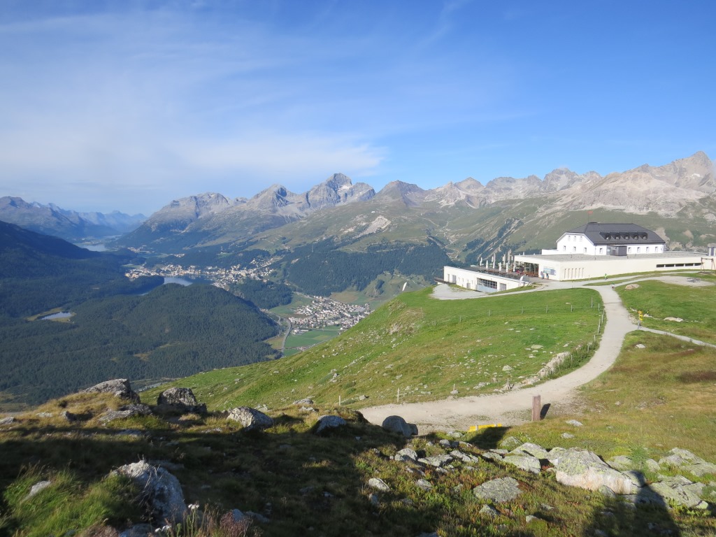 wir verlassen die super schön gelegene Bergstation auf dem Muotas Muragl