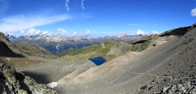 die Mühe lohnt sich. Das Panorama ist umwerfend. Piz Nair und Ot nur um ein paar zu nennen, sind gut ersichtlich