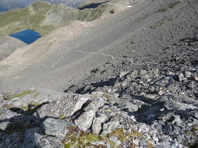 der Bergweg von Muottas Muragl her kommend, ist nun sehr gut ersichtlich