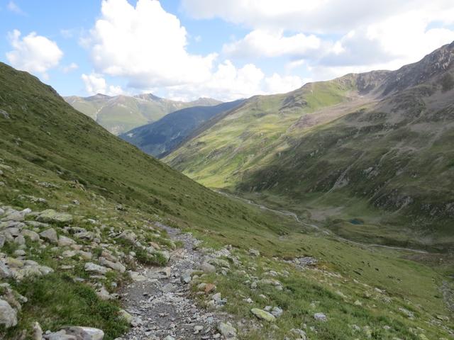 Blick in das einsame Val Prüna mit dem kleinen Seeauge