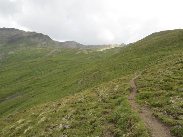 nach dem erreichen des Plateaus von Motta Schlieza 2396 m.ü.M. geht es weiter...