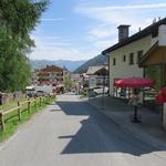 bei der Schmuggleralm geniessen wir ein Glas Weisswein und lassen diese 4 Wandertage Revue passieren