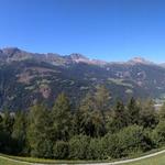 Panoramabild mit Blick in das Val Poschiavo aufgenommen bei Barghi