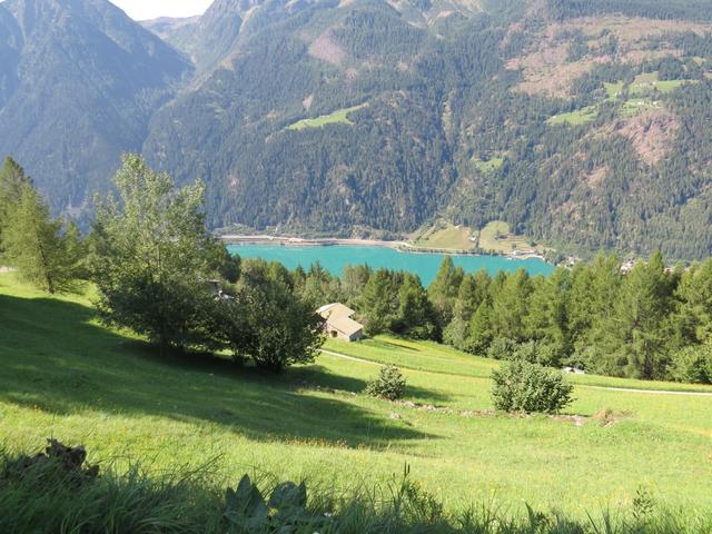 Tiefblick auf den Lago di Poschiavo