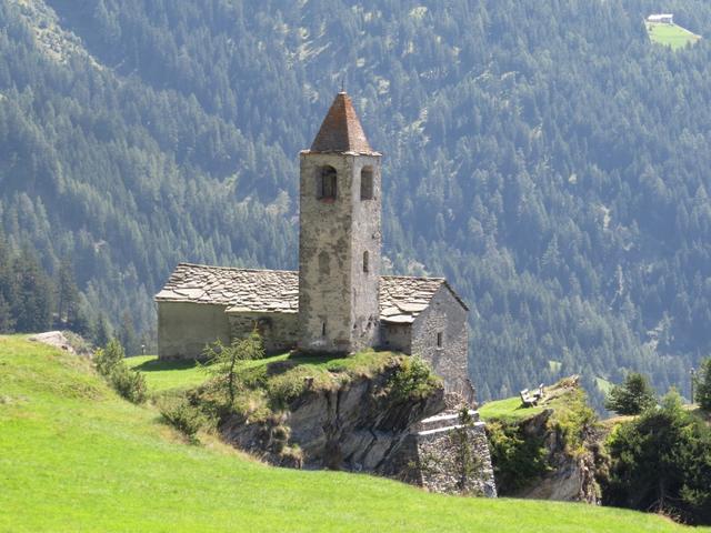 das Kirchlein aus Bruchsteinen, das 1055 erstmals urkundlich erwähnt wurde,...