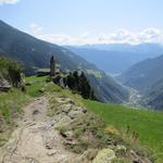 ...thront in fantastischer Lage wie auf einer Kanzel hoch über dem Lago di Poschiavo