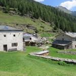 von der Kirche sind es nur zwei-drei Schritte bis zum Ristoro Alpe San Romerio