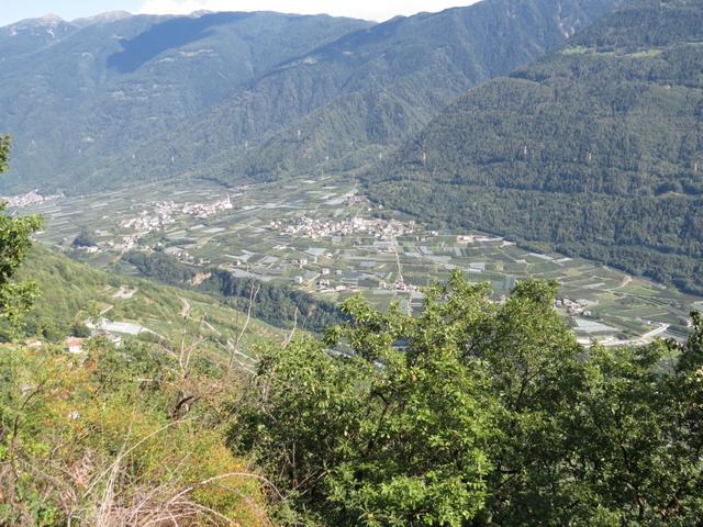 ...geniessen wir die Aussicht auf die andere Talseite der Valtellina...